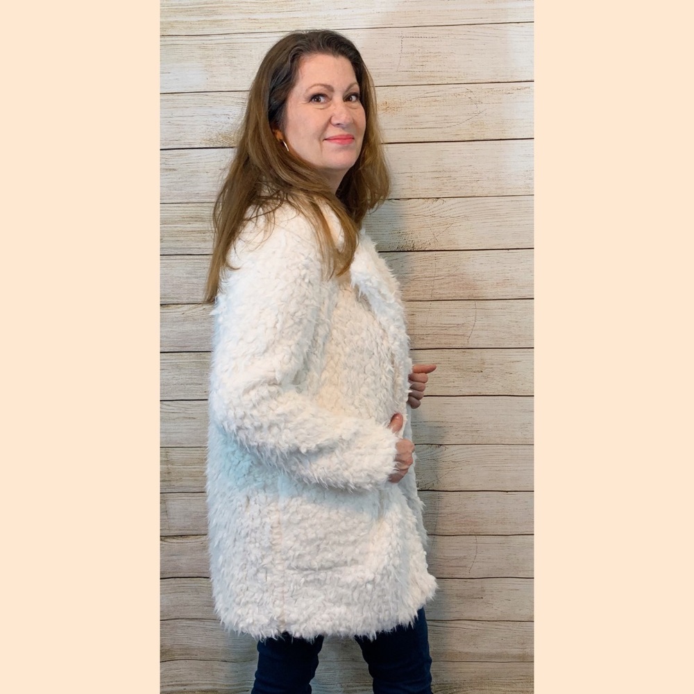 New Shaggy Faux Fur Jacket - Picture 6 of 7